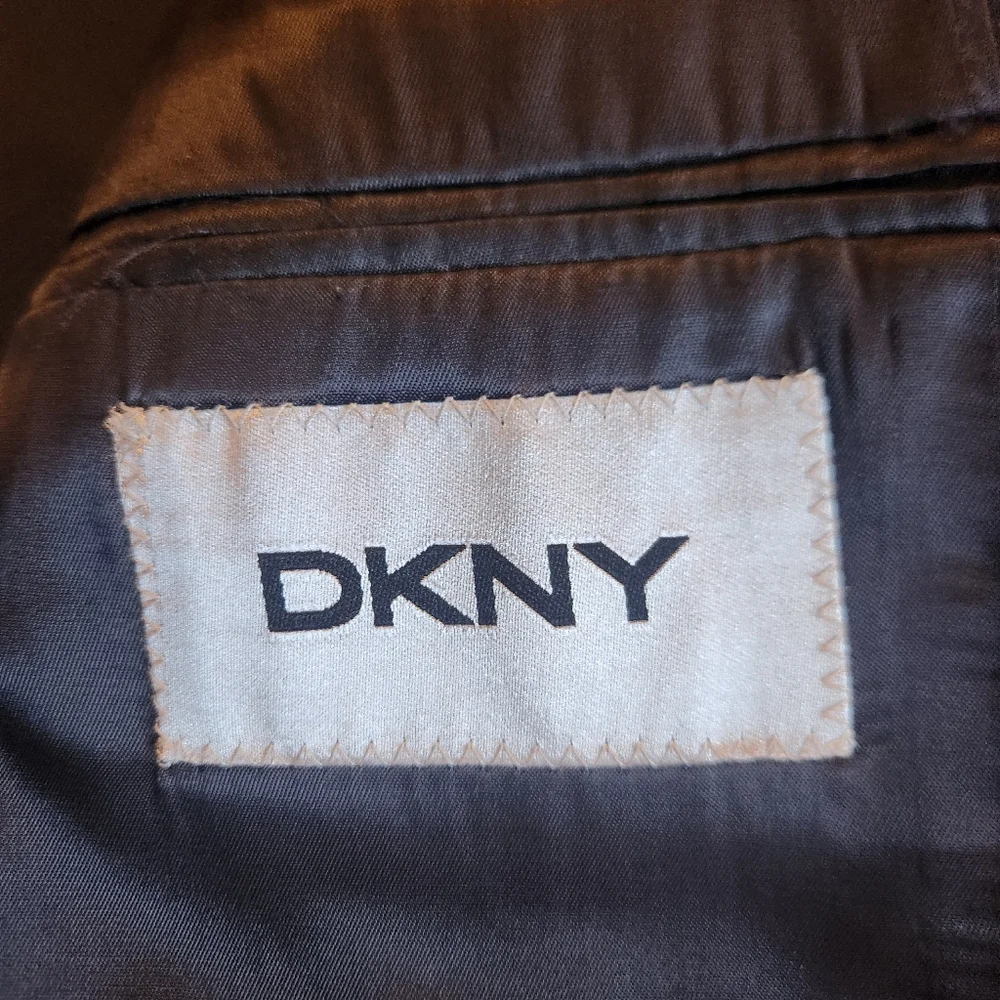 Dkny Men's Blue Check 100% Wool Suit Size 42S EUC - Picture 4 of 10